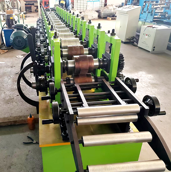 main of roller shutter door machine